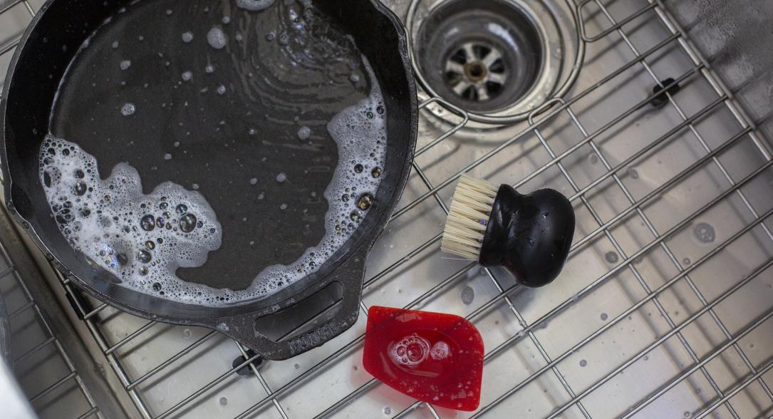 Enamel Cast Iron Cookware Care & Use,A Guide to Long-Lasting