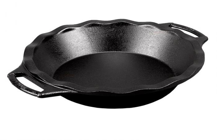 https://www.lodgecastiron.com/sites/default/files/styles/large_card__tombras_extra_large/public/2020-07/BW9PIE_Pie1_Bakeware_White-Table_WEB_800x800.jpg?h=fbf7a813&itok=F6O4OAlu