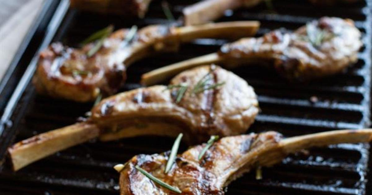 Grilled Lamb Chops With Garlic & Rosemary | Lodge Cast Iron