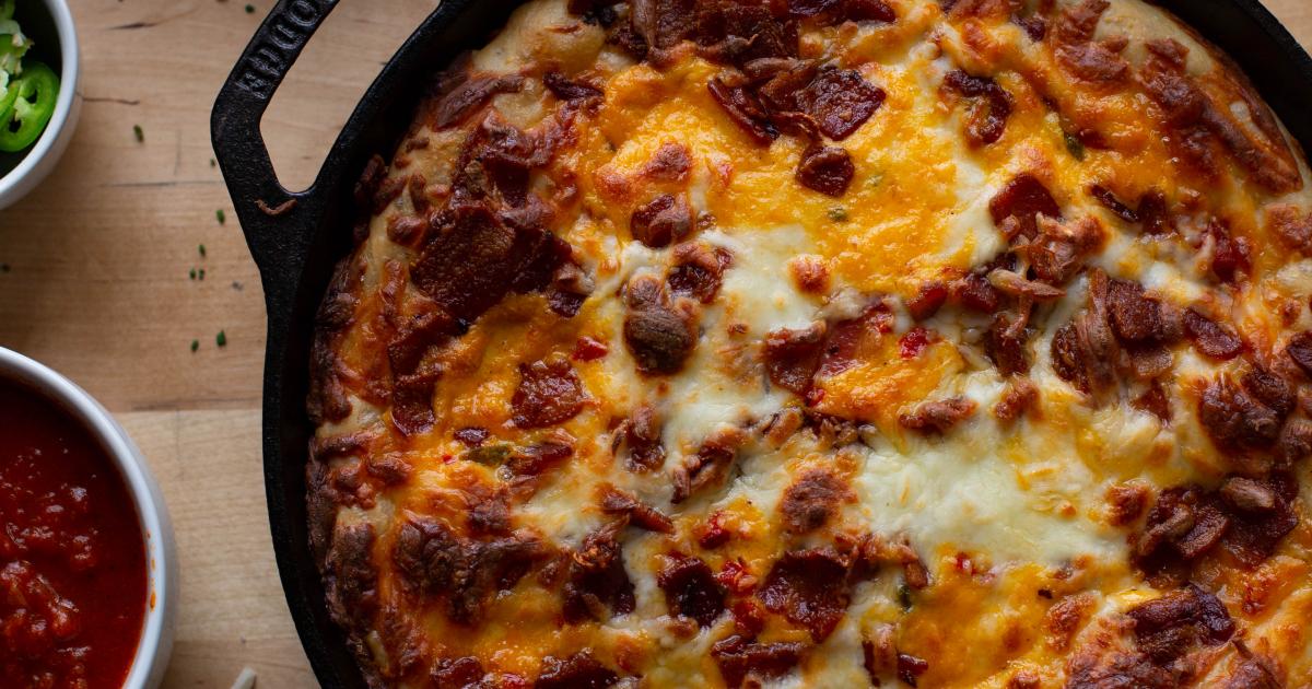 Bacon & Pimento Cheese Pizza | Lodge Cast Iron