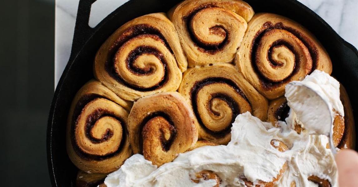 Skillet Cinnamon Rolls  The Gourmandise School